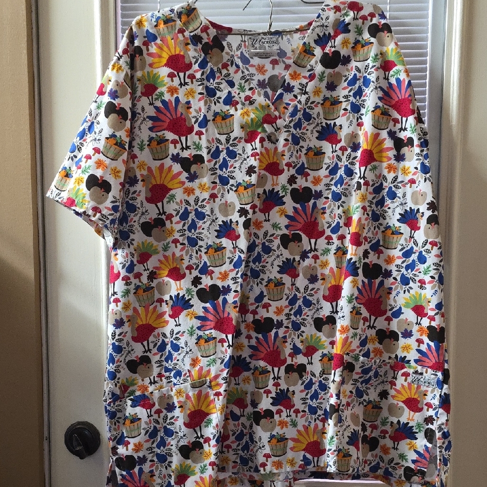 Smart Scrubs Thanksgivibg Scrub Print Top